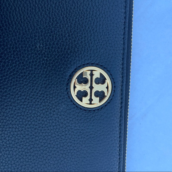❌SOLD❌Tory Burch Black Whipstitch Logo Zip Continental Wallet - Picture 2 of 10